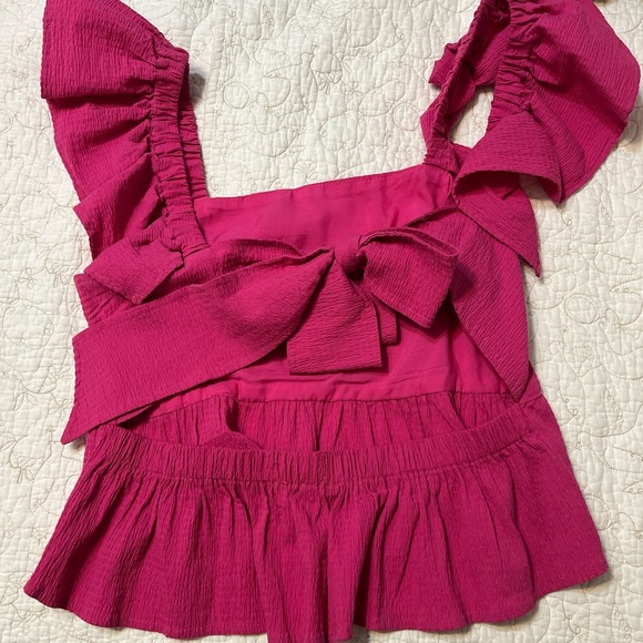 Francesca’s Tops / Hot pink flutter sleeve blouse - Picture 2 of 4